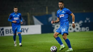 Ники Михайлов спаси точката за "Левски" срещу "Арда" в Кърджали