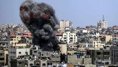 Броят на жертвите на ударите в ивицата Газа расте, боевете продължават втори ден