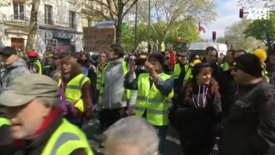 Макрон готов с мерките в отговор на исканията на "жълтите жилетки"