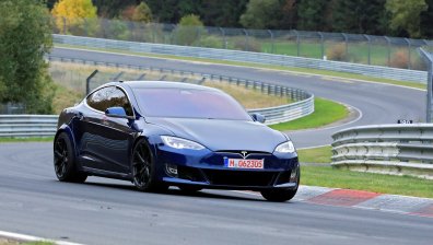 От Tesla скрили умишлено риска от самозапалване на колите си?