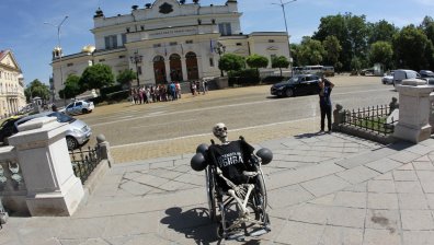 Окончателно: Гласуват промените в Закона за хората с увреждания