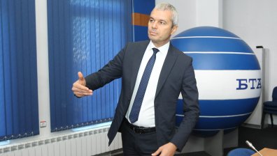 Костадинов: Да запазим лева като стабилна валута, да забравим за еврозоната от 2024 г.