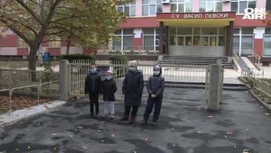 С маски на лица русенци протестират срещу мръсния въздух
