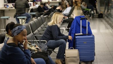Отменени полети и засегнати над 250 000 души на летище в Англия