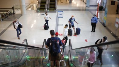 САЩ с ново правило: Чужденците, пристигащи по въздух, трябва да са ваксинирани