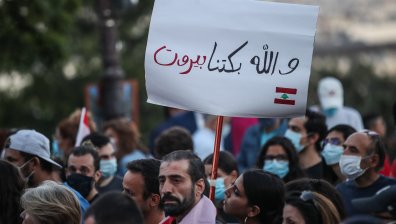 Над четвърт милион жители на Бейрут са без дом след експлозията