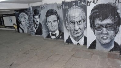Чарли Чаплин и Мерилин Монро украсяват подлез в столицата