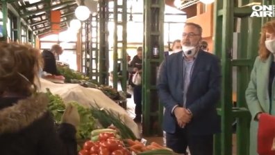 Щабът провери спазват ли пазарите мерките срещу заразата
