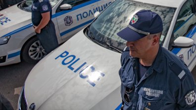 Задържаха мъж, заплашил с нож кондукторка и ранил шофьор на автобус в Бургас