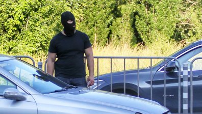 Електрошок, ритници, белезници и удари в главата: Сигнал за полицейско насилие