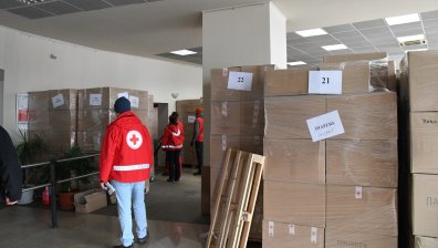 БЧК изпрати общо 8 камиона с най-необходимото за пострадалите в Украйна