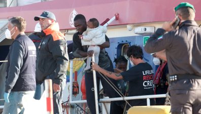 Рекорд в Кипър по брой пристигнали незаконни мигранти