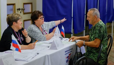 Дронове и кибератаки съпътстват първия ден от изборите в Русия