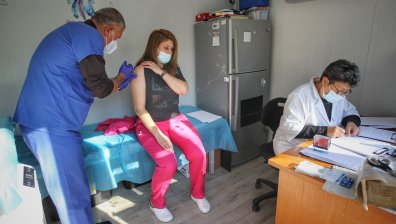 Трета доза ваксина на Pfizer дава 95,6% ефективност срещу Ковид-19