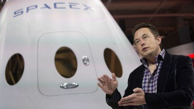 Илън Мъск: SpaceX ще генерира приходи от $15,5 млрд. тази година