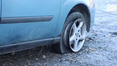 Камери записали как англичанинът вилнее с нож по гумите на близо 60 коли в Добрич