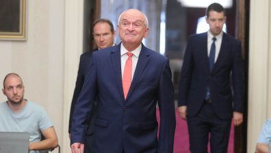 Димитър Главчев и министри отговарят на въпроси на депутатите