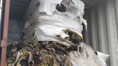 Проверяват нови 102 контейнера с боклуци на пристанище Варна