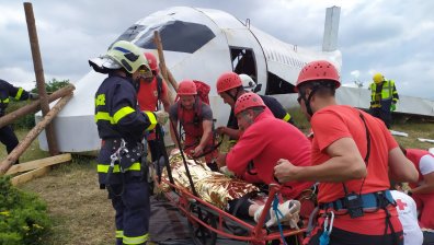 Мащабно учение показа как се действа при самолетна катастрофа