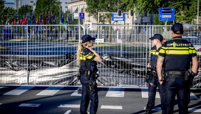 Учител е ранен при нападение с нож в училище в Нидерландия