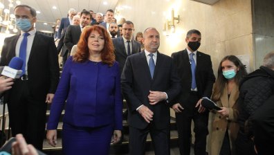 38% от гласувалите в анкетата ни очакват Радев да разединява и да предизвиква скандали