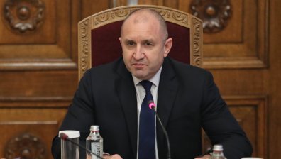 Радев: Приоритет на управляващите са печалбите на приближени фирми, не трудовата заетост