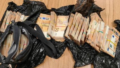 На "Капитан Андреево" задържаха над 310 000 лв., скрити в тавана на автобус