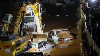 Турция се бори с поредно бедствие, улици и къщи са във воден капан