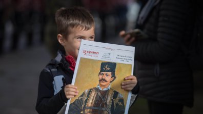 "Да са знае, да се помни": Деца поздравиха първите мъже в държавата за 1 ноември