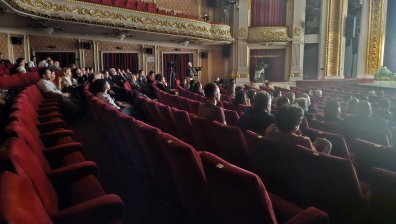 Едва 20 души с билети успяха да гледат постановката на Джон Малкович