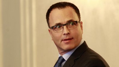 Партиите настояват за отговори и разследване след завръщането на Мавродиев