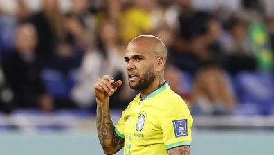 Най-титулуваният футболист - Дани Алвеш, е обвинен в сексуално насилие