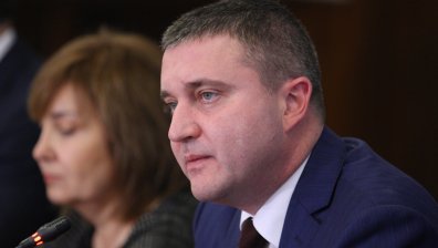 Горанов призова футболните клубове да не кандидатстват за "60/40"