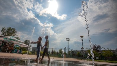 Градусите се вдигат до жълт код за опасни горещини