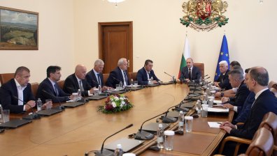 Засилват охраната на "Безмер" след среща на Радев със службите