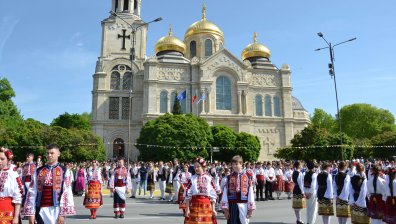Светлината на буквите: 24 май през погледа на българския дух (СНИМКИ)