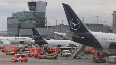 Инцидент с Boeing на Lufthansa на летището във Франкфурт (ВИДЕО)
