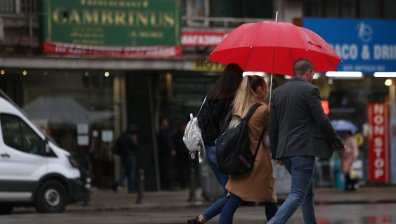 Очаква ни облачно време с много валежи и силен вятър