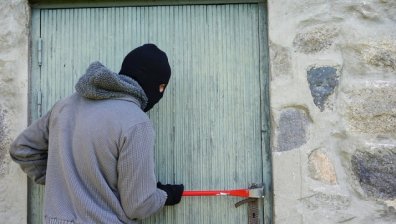 Внимание! Крадци разбиват по 1200 апартамента на Коледа