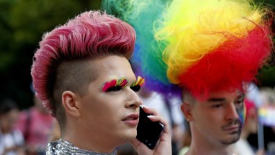 Руски писател срещу Путин и закона за ЛГБТ: Що за измислица са традиционните ценности?