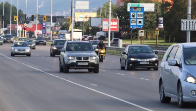 Шофьорските книжки ще важат 10 месеца след изтичането им