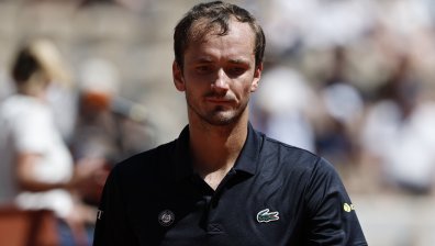 Медведев отпадна на старта на "Ролан Гарос", 17-годишен отвя шампион при дебюта си