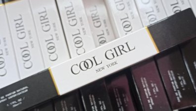 Митничари задържаха над 12 000 "маркови" парфюма от Китай