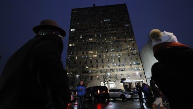 19 загинали при пожара в Ню Йорк, 9 от жертвите са деца