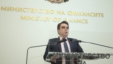 Василев: Няма да си говорим за торба с пари за отбрана, ако липсват готови проекти