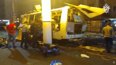 Двама загинали и 18 ранени при взрив на автобус в Русия