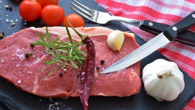 Лекар: Забравете за месо и кисели краставички при главоболие