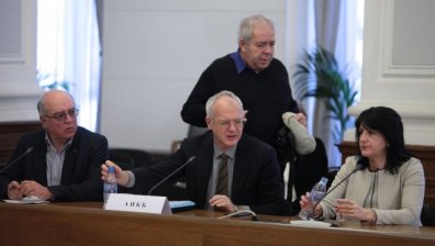 Тристранката обсъжда заплатите в държавната администрация