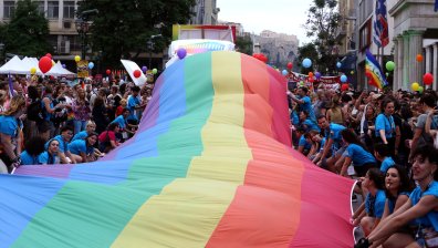 Гръцкото правителство остави без коментар позицията на Църквата за еднополовите двойки