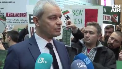 Костадинов нахлу в мол, за да защити лева от еврото, БНБ: Доходите ще нараснат